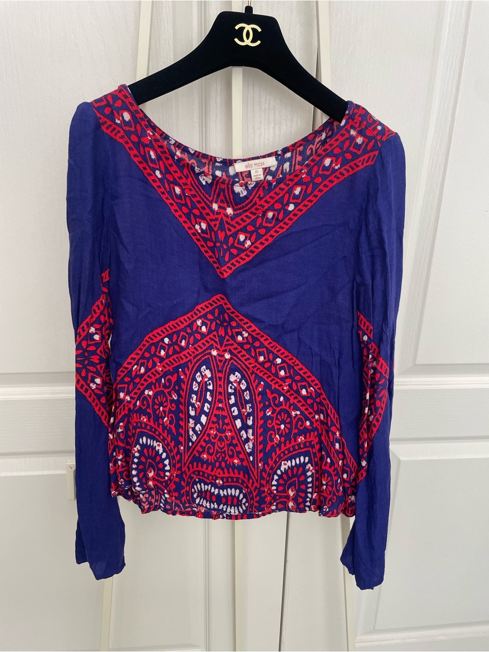 Ella Moss Navy Blue Long-Sleeve Top with Red Print